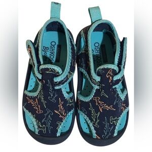 OshKosh B'gosh Kids water shoes with a shark print. Teal & black.